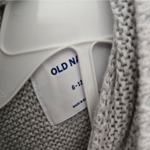 NWOT Old Navy knit sweater size 6-12 m - Picture 2 of 4